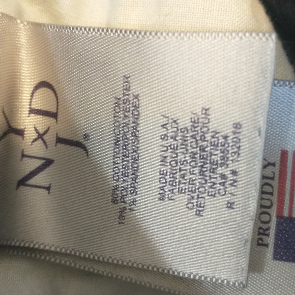 NYDJ dark wash bootcut blingy back pockets - Picture 13 of 13